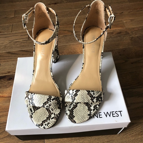 Nine West snakeprint heels - Picture 2 of 3